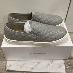 Women’s Size 10 Slip On Shoe